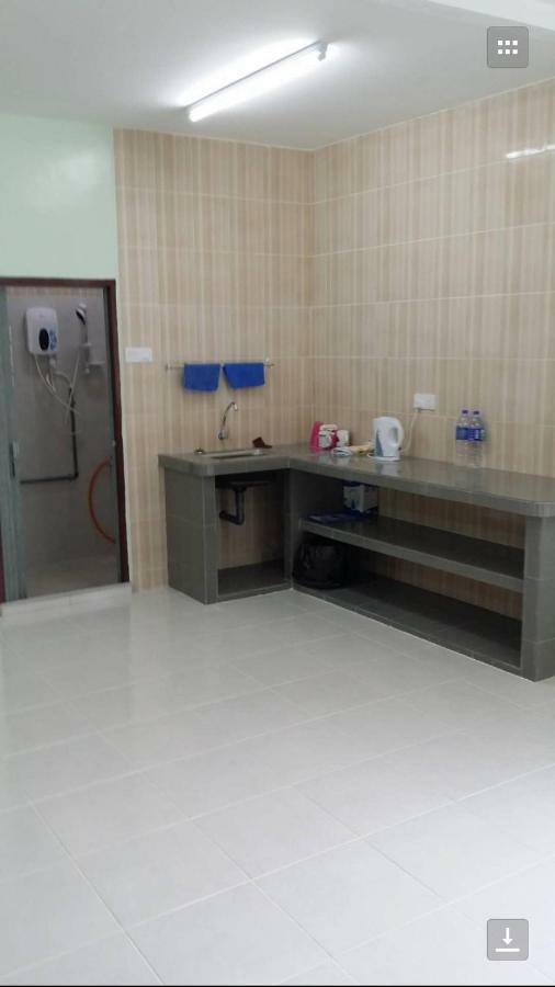 Coral Homestay Pekan Pangkor Exterior foto